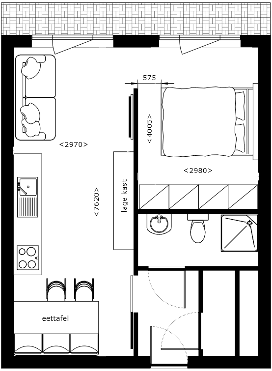 Bemaatte plattegrond van een tweekamerappartement in slaapstand: slaapkamer 2,98 meter breed en 4,005 meter lang, met 575 millimeter loopruimte aan het voeteneinde