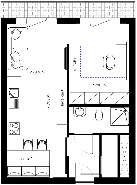 Bemaatte plattegrond van hetzelfde tweekamerappartement in werkstand, met het Elevated Bed boven en het bureau uitgeklapt in de slaapkamer van 2,98 meter breed